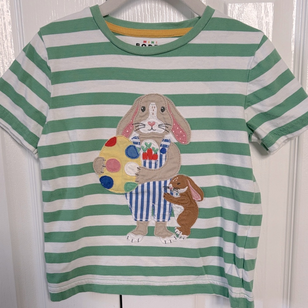 Mini Boden appliqué Easter Bunny shirt